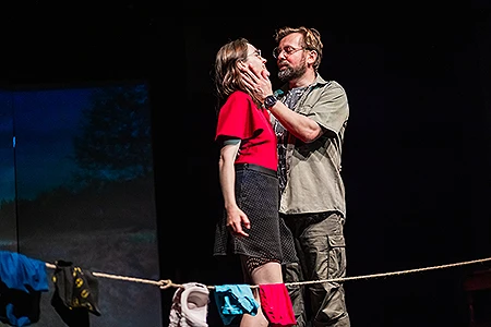 Sarah Prachařová a Petr Lněnička v představení Naše cesta do Jiljí, foto: Radek Drbohlav